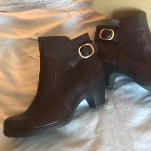 Ladies boots